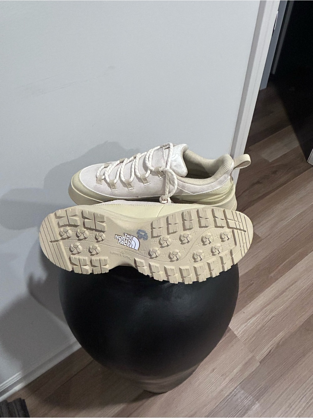 The North Face Kids Off-White/Tan Trail Sneakers